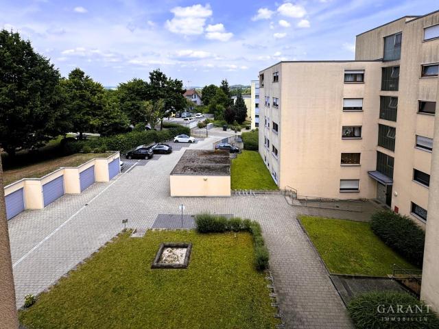 SOFORT FREI 3,5 Zimmer Wohnung mit Balkon und Autostellplatz!