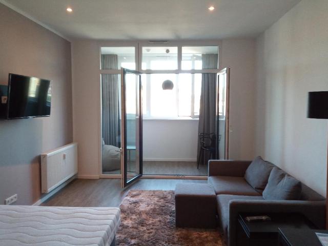 Sofort Frei Design Apartment hochwertig möbliert, WLAN, EBK, TV u.v.m