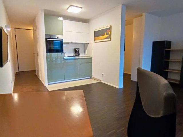 SOFORT frei, neu renoviert, Einzug zum Uni Start