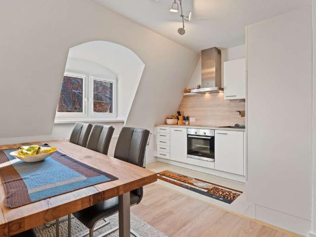 Sofort frei Neustadt Nähe gepflegte, sanierte Wohnung mit Balkon und Gartenanteil, 2 x Stellplatz