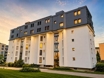 SUITE KOSTENLOS Wohnung mit 4,5 Zimmern 118 m² 2 Parkplätze Komplett renoviert