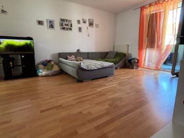 Sofort wohlfühlen: Charmante 3 Raum Wohnung mit Balkon und Aufzug in Wels 71.94 m² ab September verfügbar !