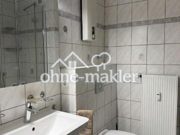 Sofort wohlfühlen – frisch sanierte 2 Zimmer Wohnung mit Balkon