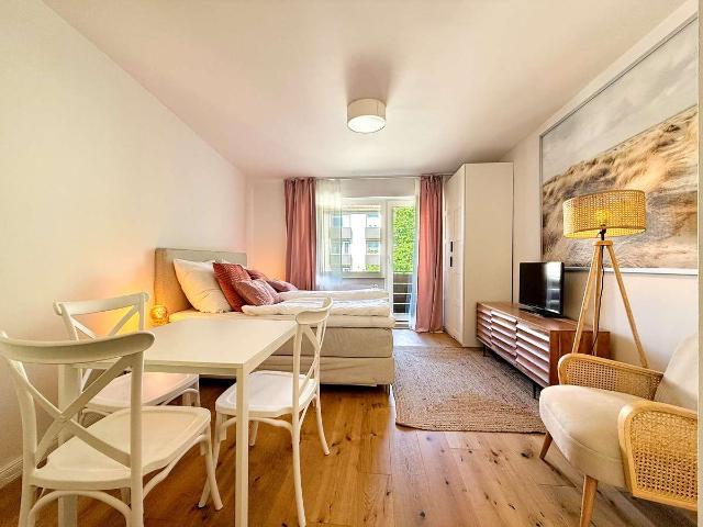 Sofort wohlfühlen: Möbliertes Apartment mit Balkon ins Grüne – Alte Neustadt, nahe Schlachte