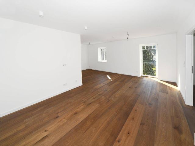 NEUER PREIS! FERTIGGESTELLT SOFORT VERFÜGBAR Neubau Dachgeschosswohnung im historischem Altbau !