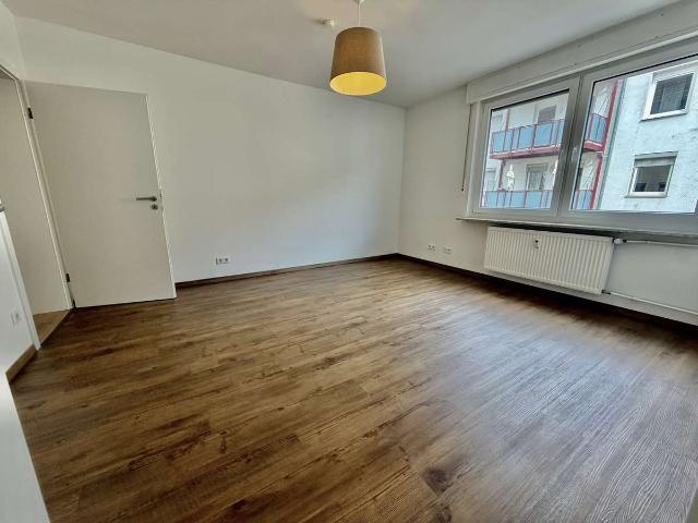 Sofort verfügbar: gepflegte 3 Zimmer Stadtwohnung mit Balkon und Aufzug
