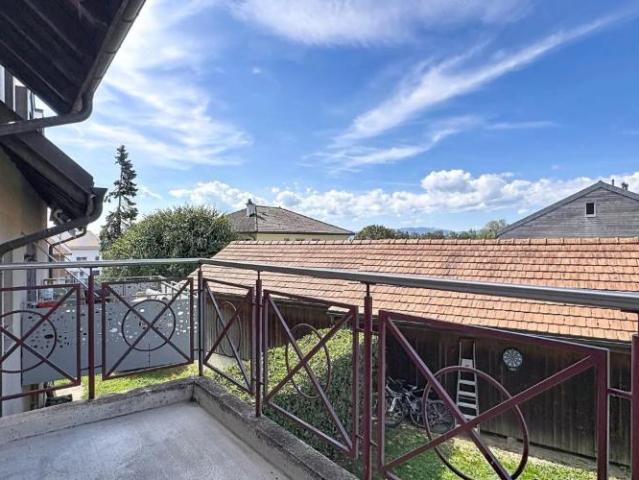 Sofort verfügbar? 3.5 Zimmer, durchgehend, Balkon und dörfliche Ruhe