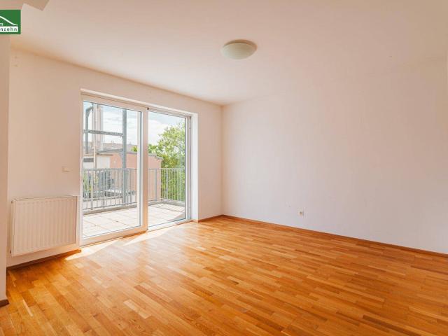 Sofort vermietbar! DG Wohnung mit großer Terrasse zum Netto Preis in ruhiger Gassenlage beim Familienplatz! 2014/2015 erbaut!