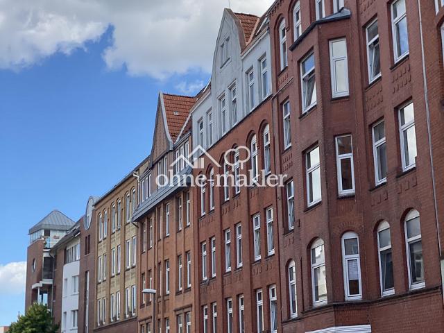 Sofortbezug! Helle 5 Zimmer Altbauwohnung m. Balkon über den Dächern von Kiel zu kaufen