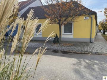 Sofortkauf oder Mietkauf möglich! Wohnhaus mit vielseitigem Wirtschaftsgebäude & Pool – Wohnen und Arbeiten unter einem Dach!