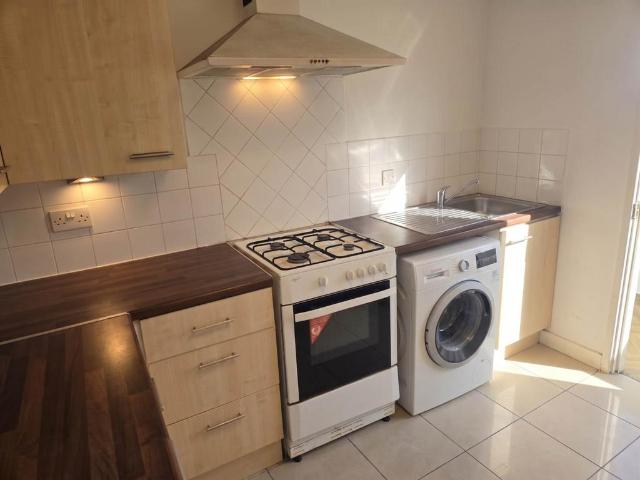 Soho Road, Birmingham B21 3 bed flat to rent £1,100 pcm £254 pw