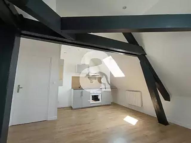 Soissons 02200 Location appartement 2 pièces t2 au dernier étage