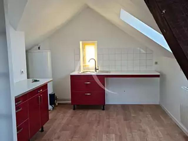 Soissons 02200 Location appartement 2 pièces t2 au dernier étage