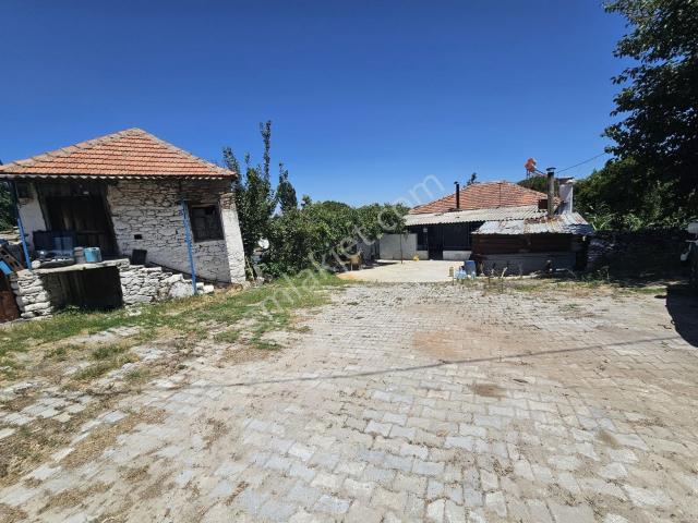Söke Çavdar Köyünde Satılık 1955 M² Arsa İçerisinde 2 Adet Ev