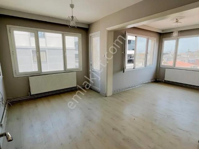 Söke Çeltikçi Mahallesinde Doğalgazlı 2+1 Kiralık Daire