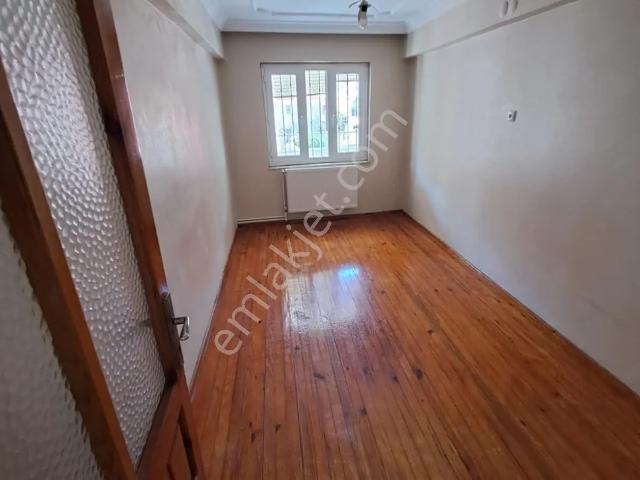 Söke Çeltikçi Mahallesi'nde Geniş Balkonlu 3+1 Kiralık Daire