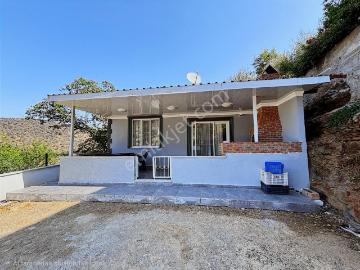 Söke Sayrakçı Köyünde Satılık Bahçeli Köy Evi