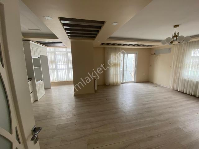 Söke Yenicami Mahallesinde Kiralık Geniş Ve Lüks Dubleks Daire