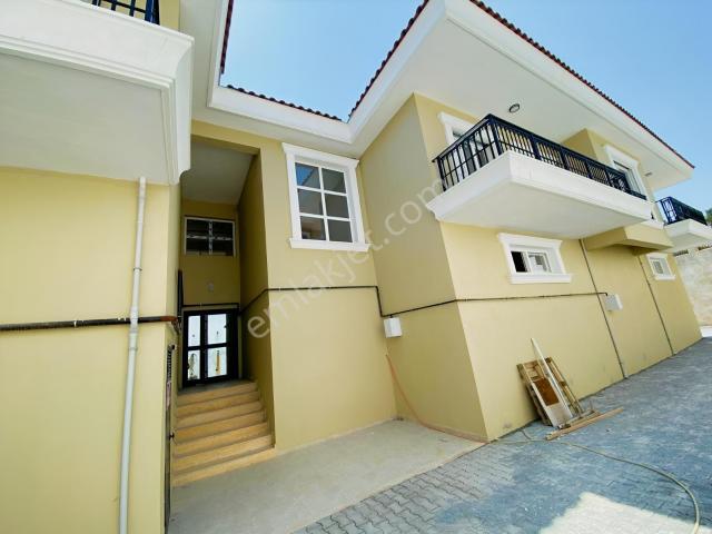 Söke Yenikent'te Çift Havuzlu Sitede Kiralık Sıfır 2+1 Daire
