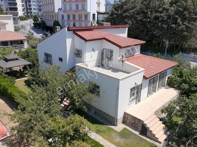 Söke'de Bakımlı, Geniş Kullanım Alanına Sahip Müstakil 5+1 Villa