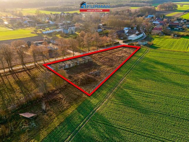 Na sprzedaż działka z budynkiem 478 m² pod działalność w Sokolnej