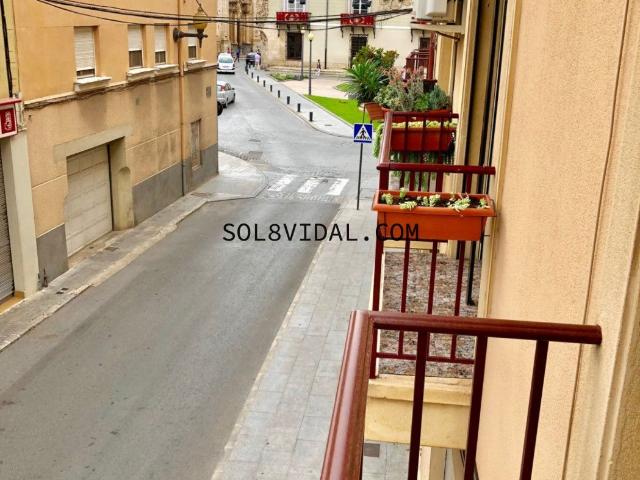 SOL8VIDAL ALQUILA PISO Reformado, junto universidad