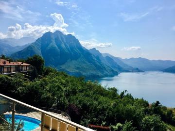 Solto Collina Ampio Appartamento Duplex Con Doppia Terrazz. 130m² Bergamo