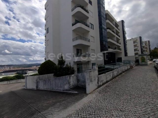 Solum Apartamento T2 sitaudo na Rua Miguel Torga, em Coimbra