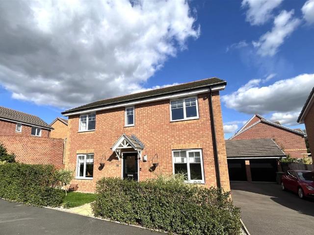 Solus Gardens, Southam CV47, 4 bed property to rent, £1,950 pcm | PrimeLocation