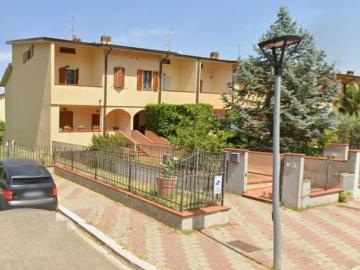 Villa Indipendente in affitto a Arezzo - Giardino