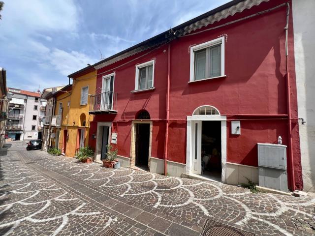 Soluzione Semindipendente in vendita a Ariano Irpino, via vitale