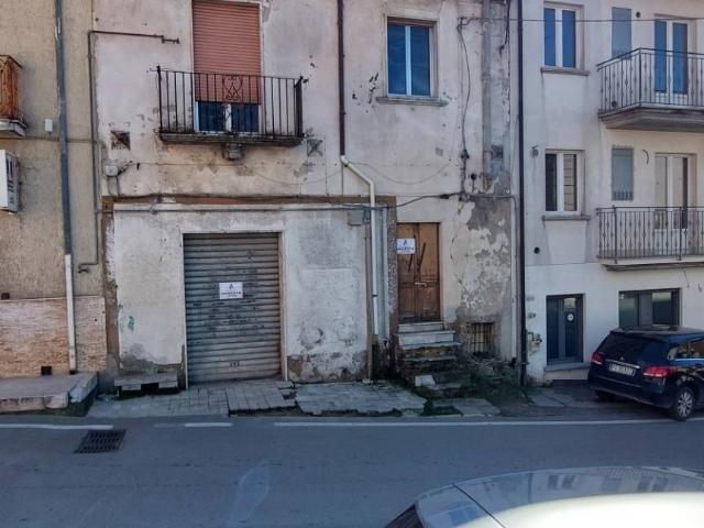 Soluzione Semindipendente in vendita a Ariano Irpino, via nazionale