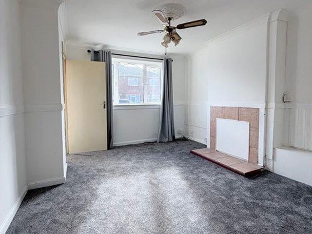 Solway Road South, Luton LU3, 2 bed terraced house to rent, £1,250 pcm | PrimeLocation