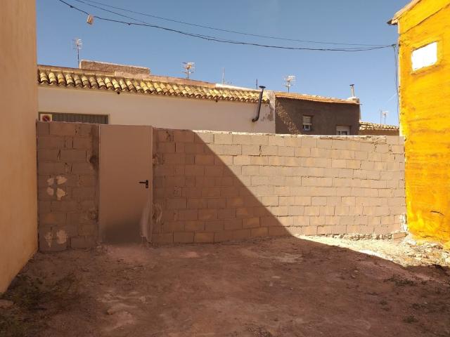 Solar urbano en venta. ALEDO