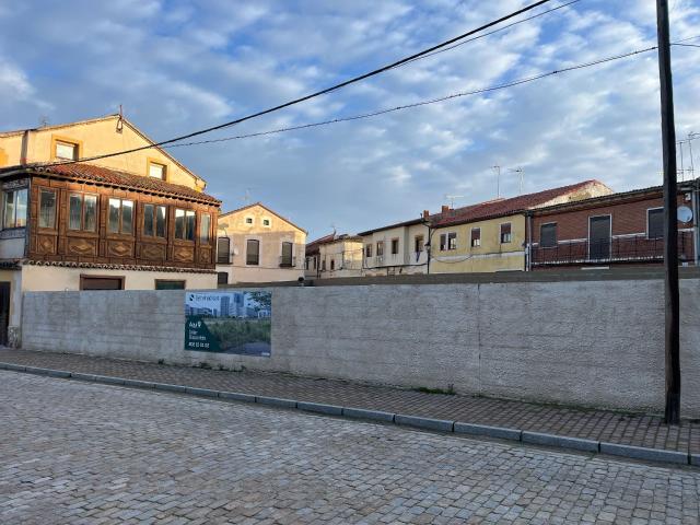 Solar urbano en venta. ARéVALO