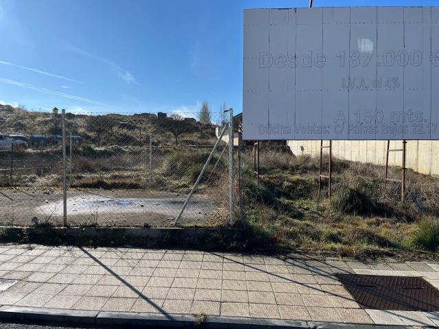 Solar urbano en venta. ÁVILA