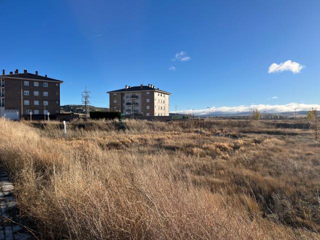 Solar urbano en venta. ÁVILA