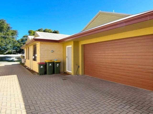 Solar and Battery! Low Bills Premium Secure 3x2x2 Middle Villa