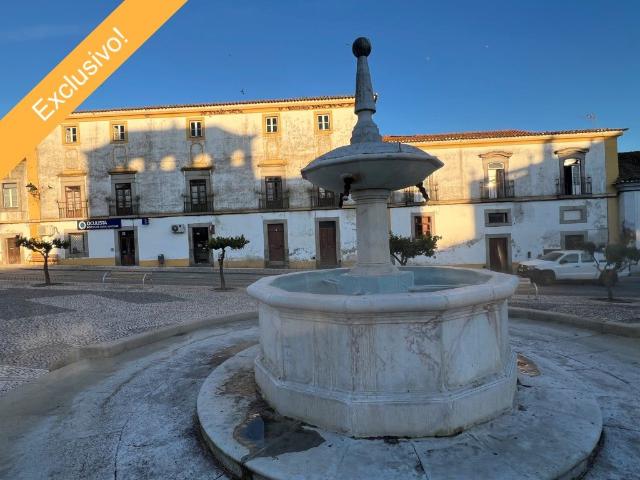 Solar brasonado, sec. Xviii, no centro de Monforte Alentej. 0m² Monforte