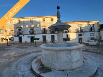 Solar brasonado, sec. Xviii, no centro de Monforte Alentej. 0m² Monforte