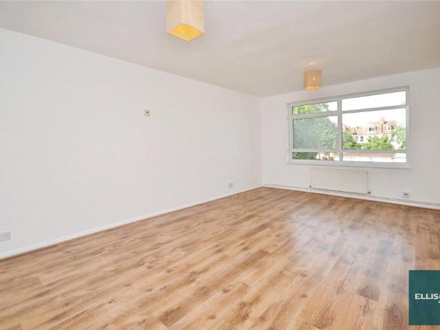 Solar Court, Etchingham Park Road. 1 bed apartment to rent £1,600 pcm £369 pw