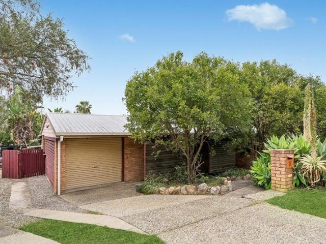 Solar, Ducted Air And A Huge Covered Entertaining Area. Family Home On 625m²!