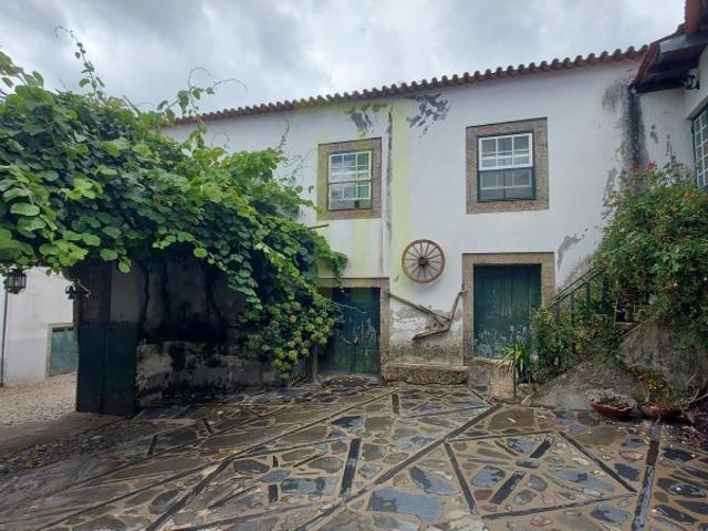 Solar em Sandomil junto ao rio Alva