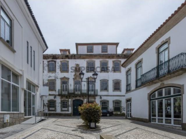 Solar Histórico de Luxo no Coração de Lamego Um Investimento Verdadeiramente Único