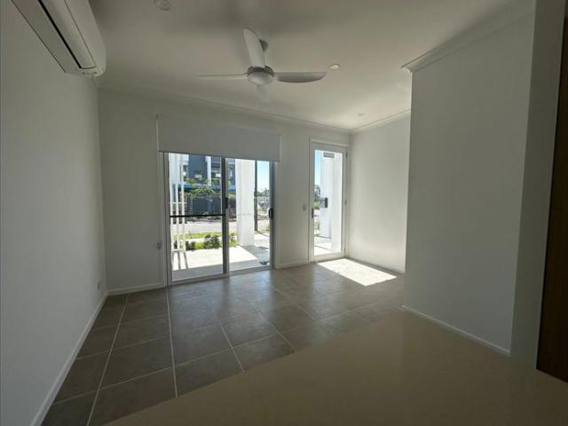 Solar panels and a solar battery! Modern 2 bedroom terrace home