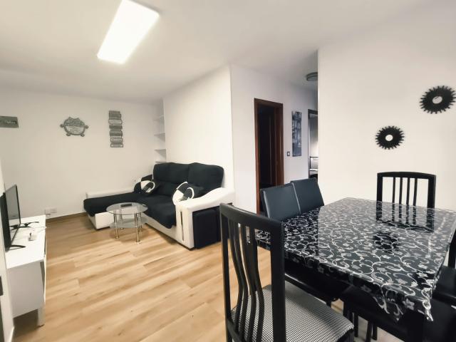 Solares centro, piso 2 hab. en alquiler para fijo