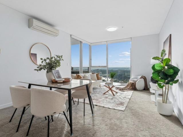 SOLD IN 3 WEEKS! Call Jimmy Zhou 0410 325 888 and Marcia Wang 0460 888 688