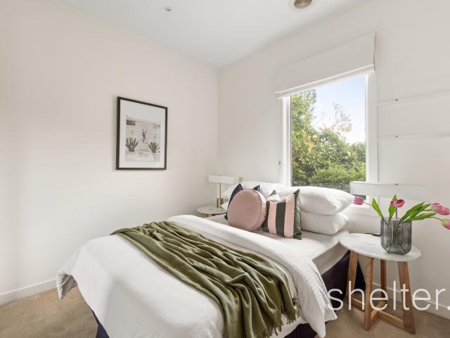 SOLD Low Maintenance Living. Versatile floorplan. Stroll to Ashburton Village