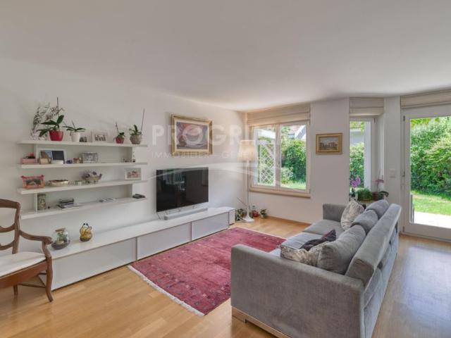 Sole agent 3 bedroom house with garage Large room in the basement Garden