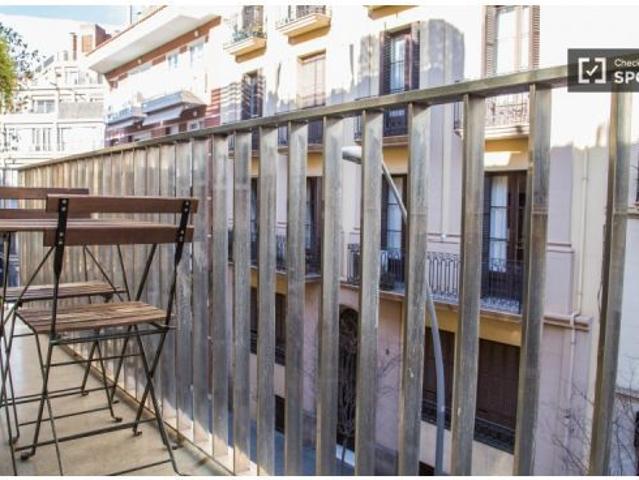 Soleado apartamento de dos dormitorios en el exclusivo barrio de Sarria Sant Gervasi